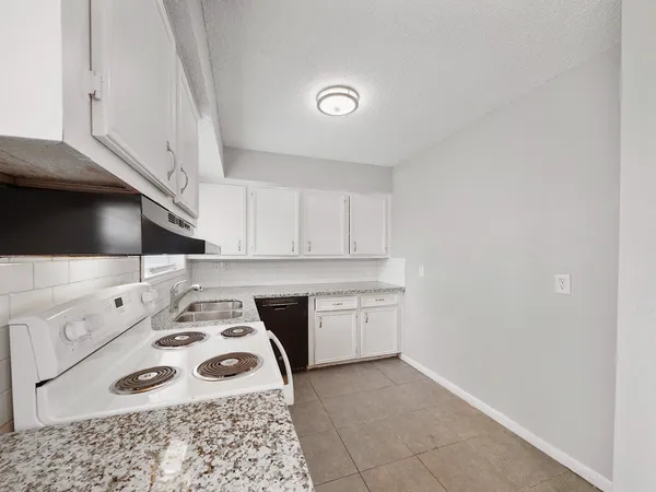 $1,600 | 3006 14th Avenue North, Texas City, TX 77590