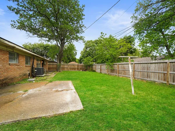 $1,600 | 3006 14th Avenue North, Texas City, TX 77590