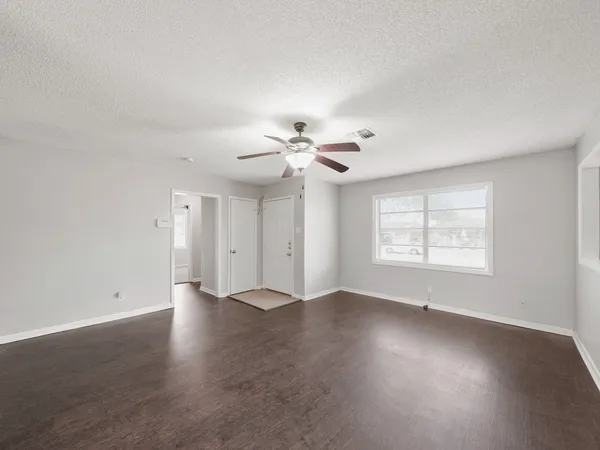 $1,600 | 3006 14th Avenue North, Texas City, TX 77590