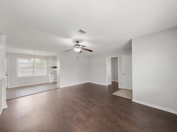 $1,600 | 3006 14th Avenue North, Texas City, TX 77590