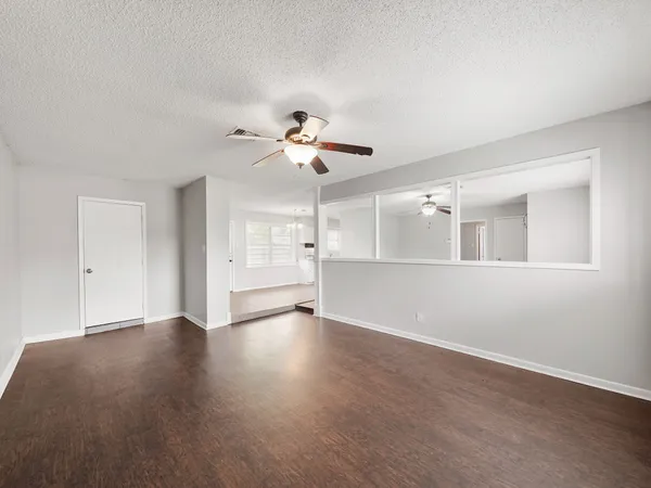 $1,600 | 3006 14th Avenue North, Texas City, TX 77590