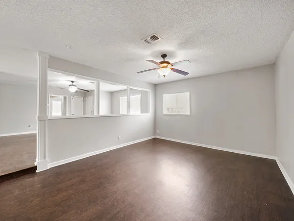 $1,600 | 3006 14th Avenue North, Texas City, TX 77590