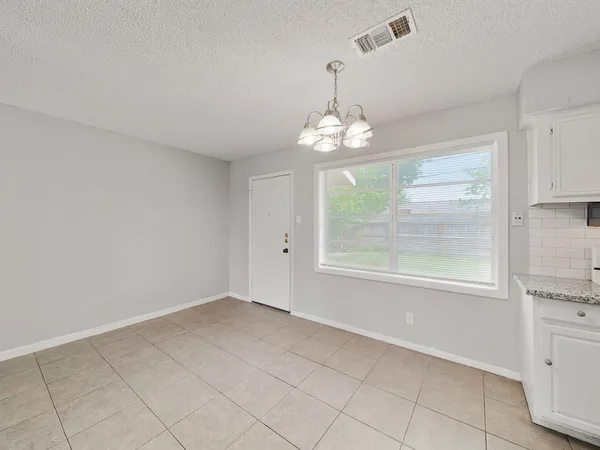 $1,600 | 3006 14th Avenue North, Texas City, TX 77590