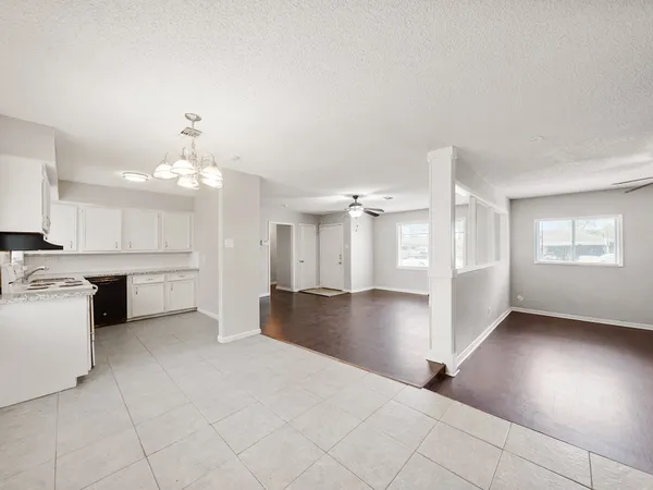 $1,600 | 3006 14th Avenue North, Texas City, TX 77590