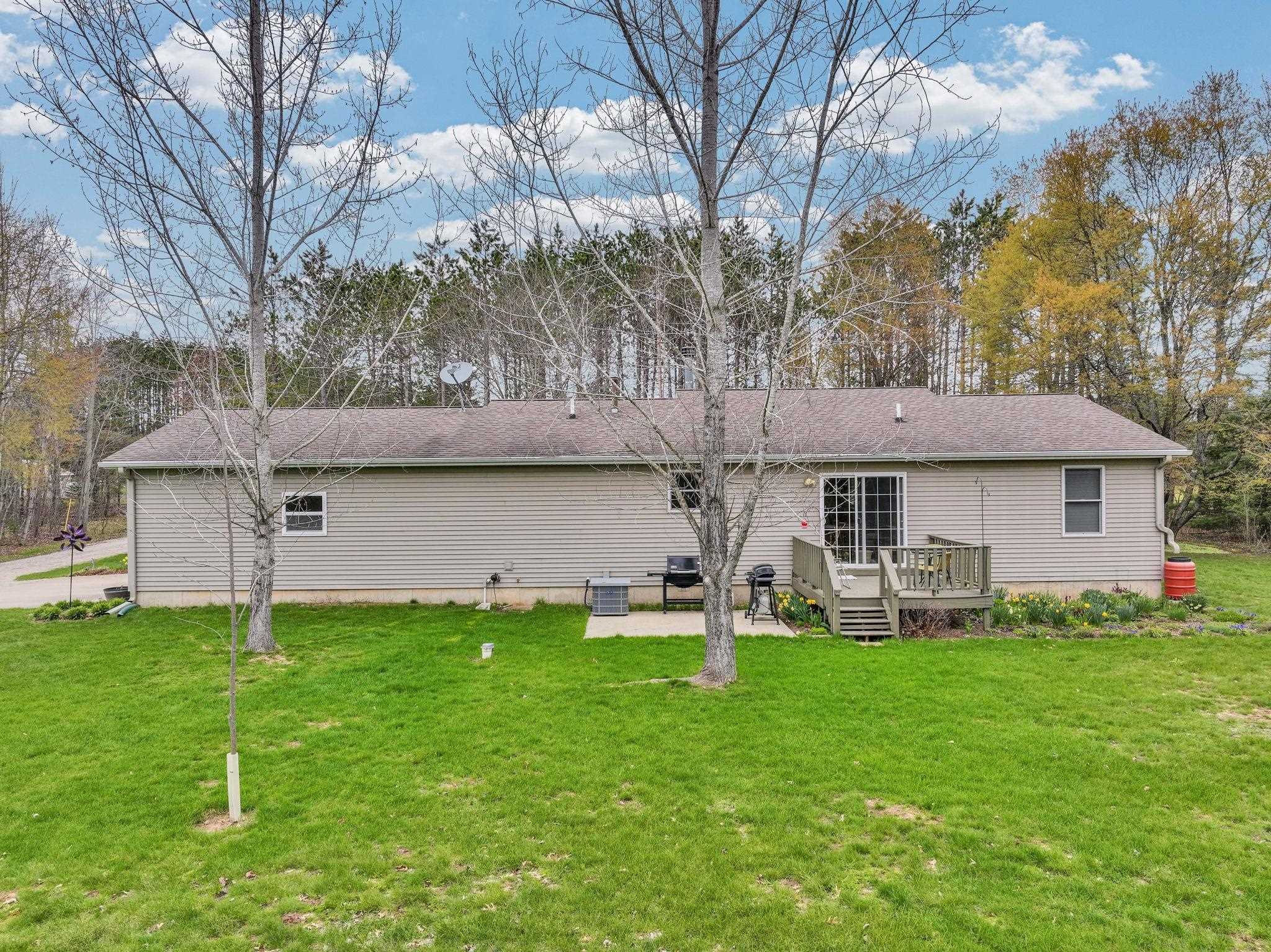 712 East 38 Road Cadillac, MI 49601 - Photo 4 of 67