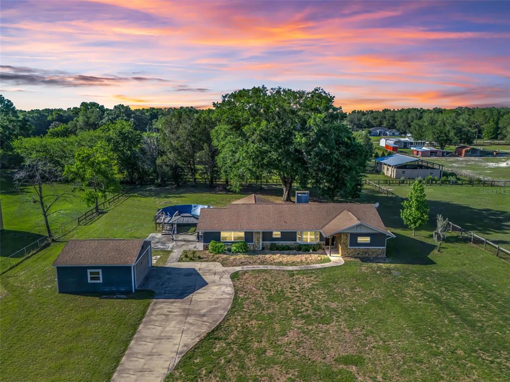 2405 Southeast 157th Lane Road Summerfield, FL 34491 - Photo 2 of 35 Gallery Image 2