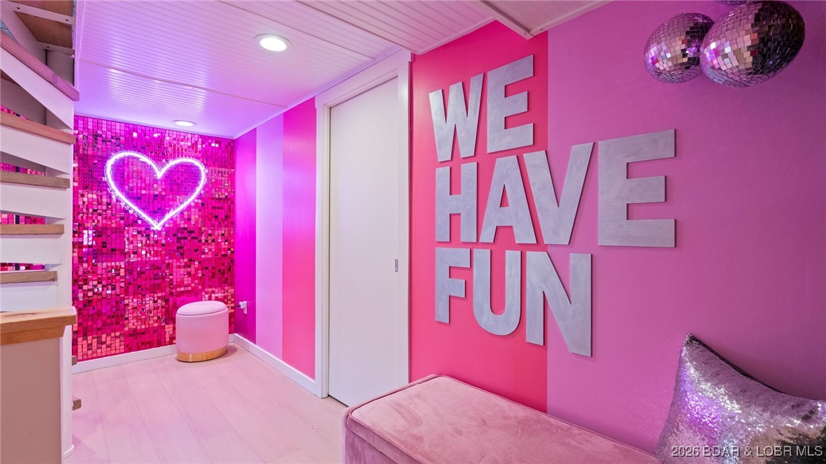 39 Bayview Cove Road Lake Ozark, MO 65049 - Photo 37 of 75 18 Abby Rd. Lake Ozark, MO. Extra seating area dow