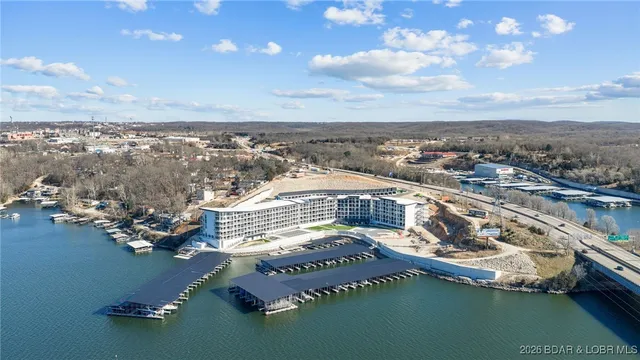 $2,250,000 | 39 Bayview Cove Road, Lake Ozark, MO 65049