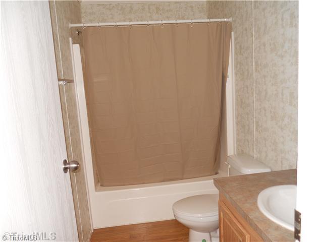 7130 Mendenhall Road Archdale, NC 27263 - Photo 11 of 11 Other Bath.