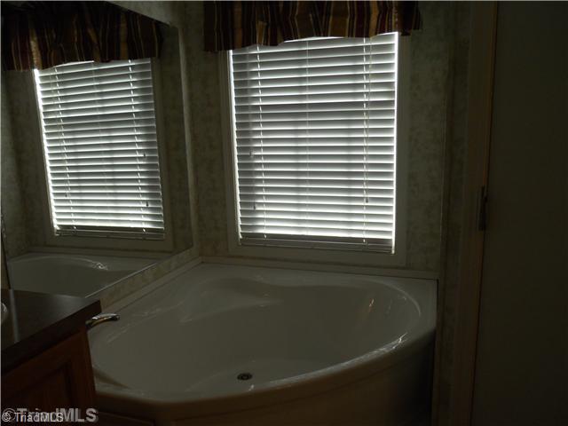 7130 Mendenhall Road Archdale, NC 27263 - Photo 5 of 11 Master Bath/Spa.