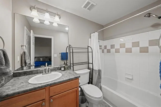 $277,500 | 2064 Del Lago Circle, Unit 10, Kennesaw, GA 30152