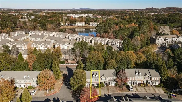 $277,500 | 2064 Del Lago Circle, Unit 10, Kennesaw, GA 30152