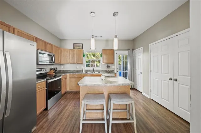 $277,500 | 2064 Del Lago Circle, Unit 10, Kennesaw, GA 30152