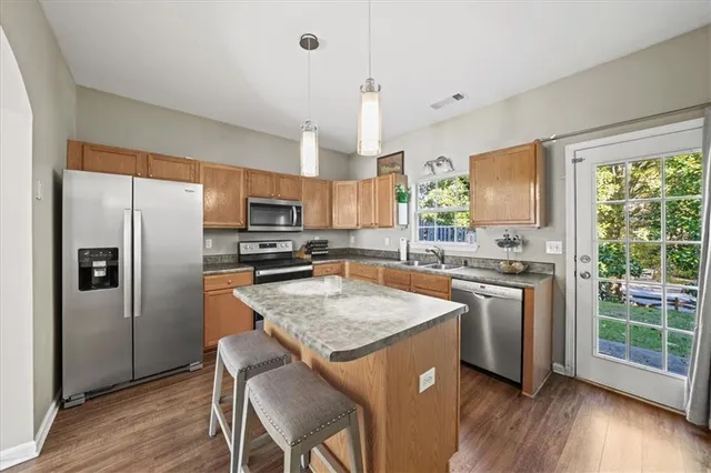 $277,500 | 2064 Del Lago Circle, Unit 10, Kennesaw, GA 30152