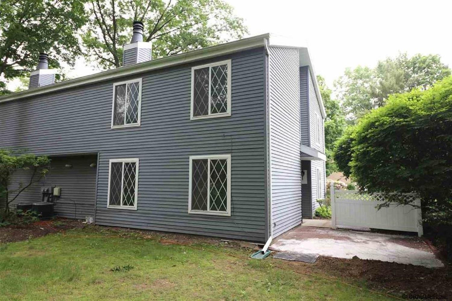13 Oak Road Bethlehem, NY 12054 - Photo 2 of 21 Photo 2