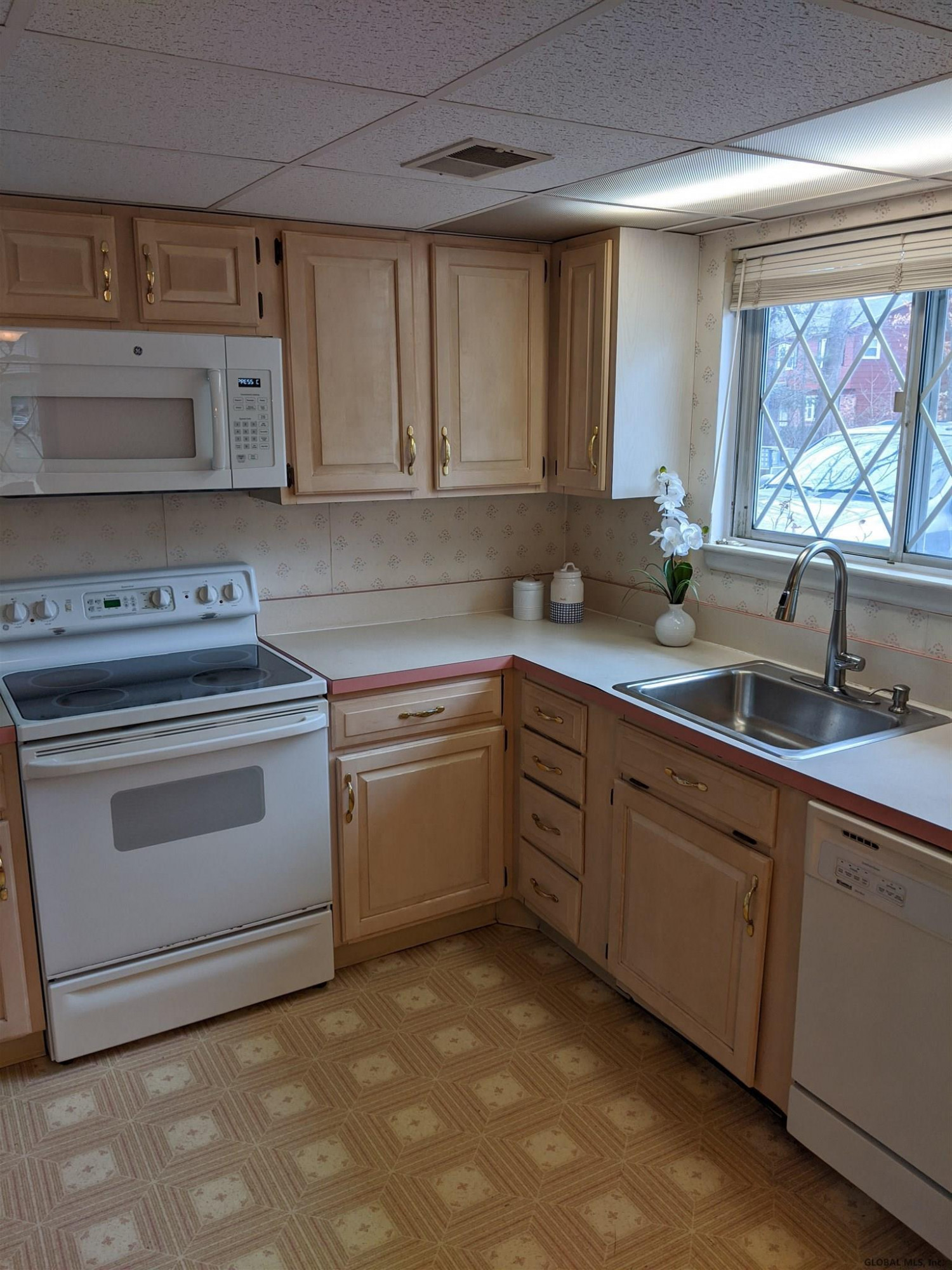 13 Oak Road Bethlehem, NY 12054 - Photo 3 of 21 Photo 3