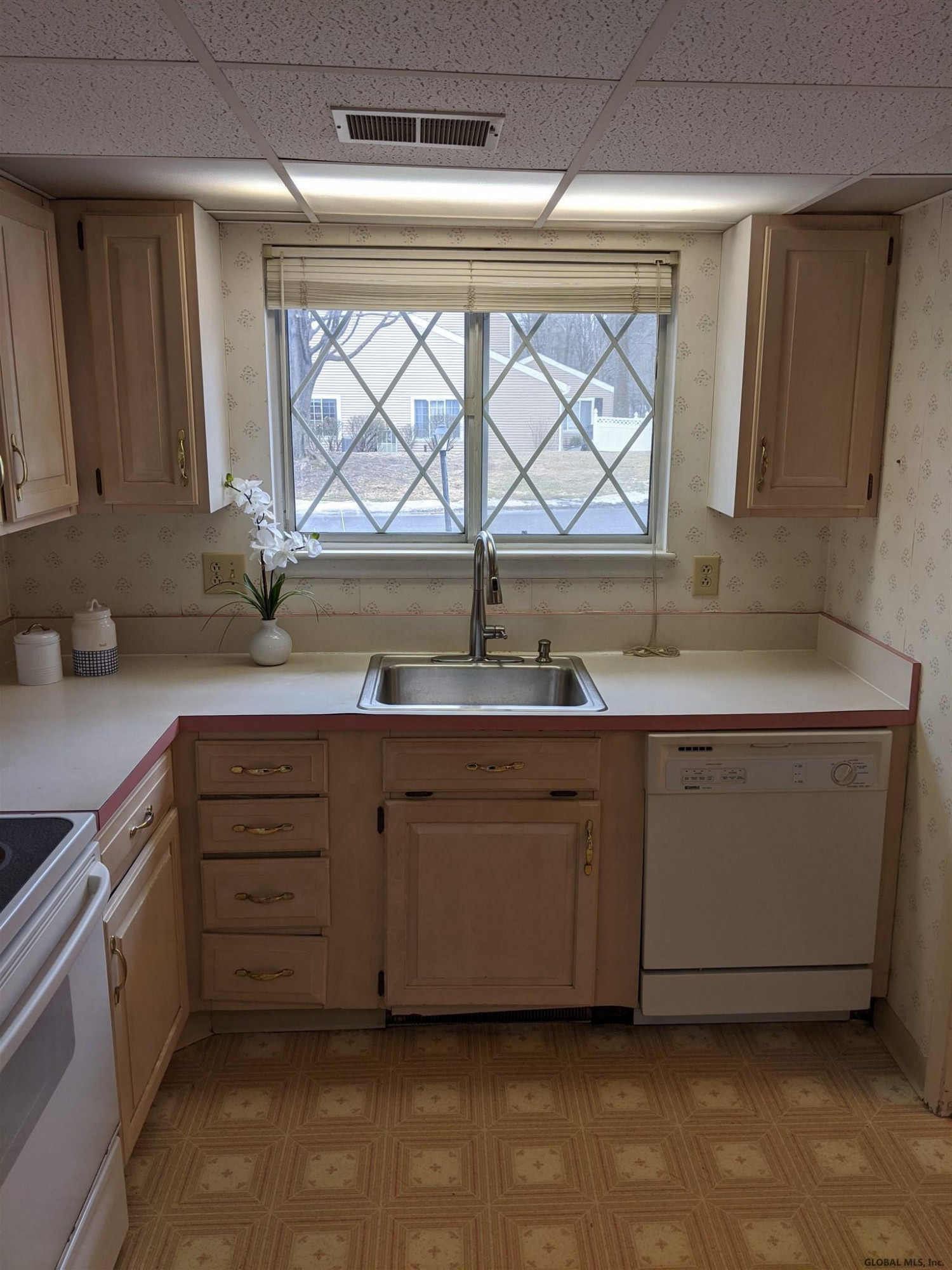13 Oak Road Bethlehem, NY 12054 - Photo 4 of 21 Photo 4