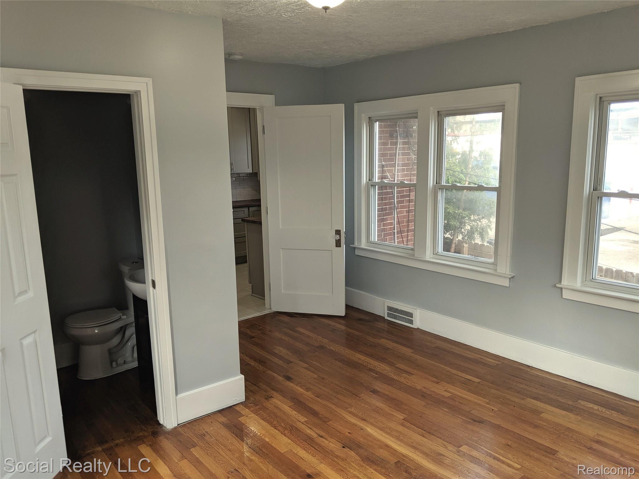 15824 Charles R Avenue Eastpointe, MI 48021 - Photo 11 of 36 MVIMG_20190717_171521.jpg