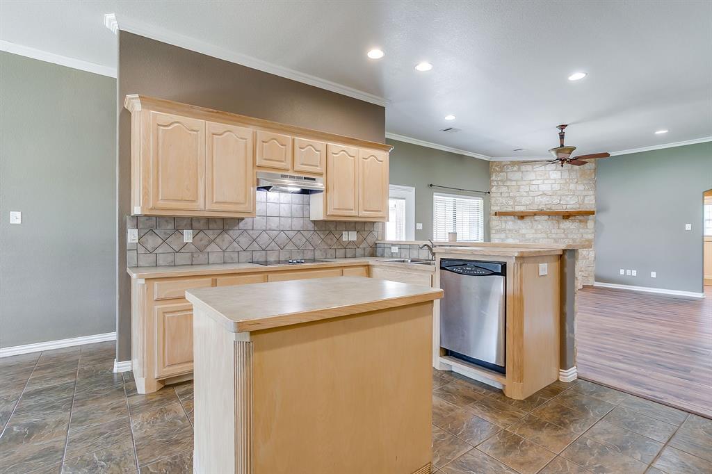 550 Sandlin Lane Springtown, TX 76082 - Photo 16 of 37 Gallery Image 16