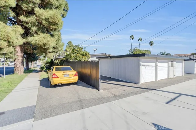 a view of a parking space
