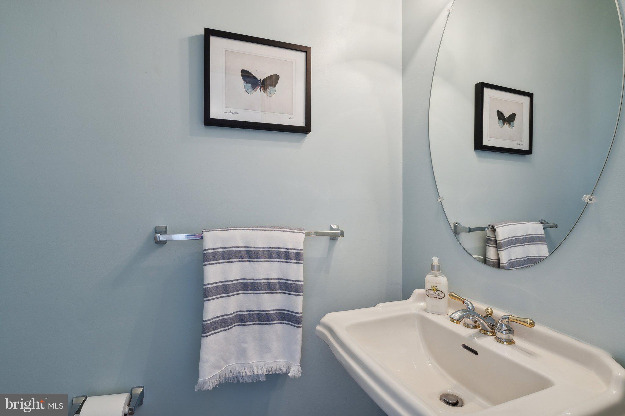 82 Two Rivers Drive Edgewater, MD 21037 - Photo 9 of 46 Convenient main level half bathroom