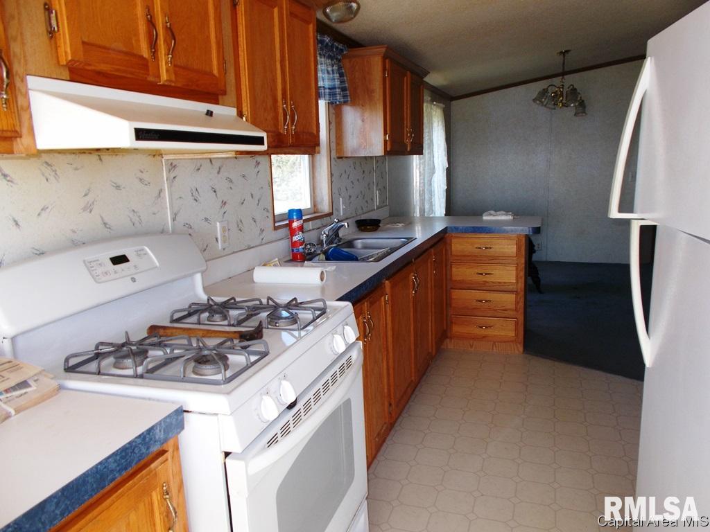 120 Evergreen Street Raritan, IL 61471 - Photo 8 of 15 Gallery Image 8