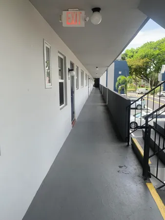 $1,800 | 7887 Golf Cir Drive, Unit 212, Margate, FL 33063