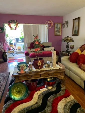 $1,800 | 7887 Golf Cir Drive, Unit 212, Margate, FL 33063