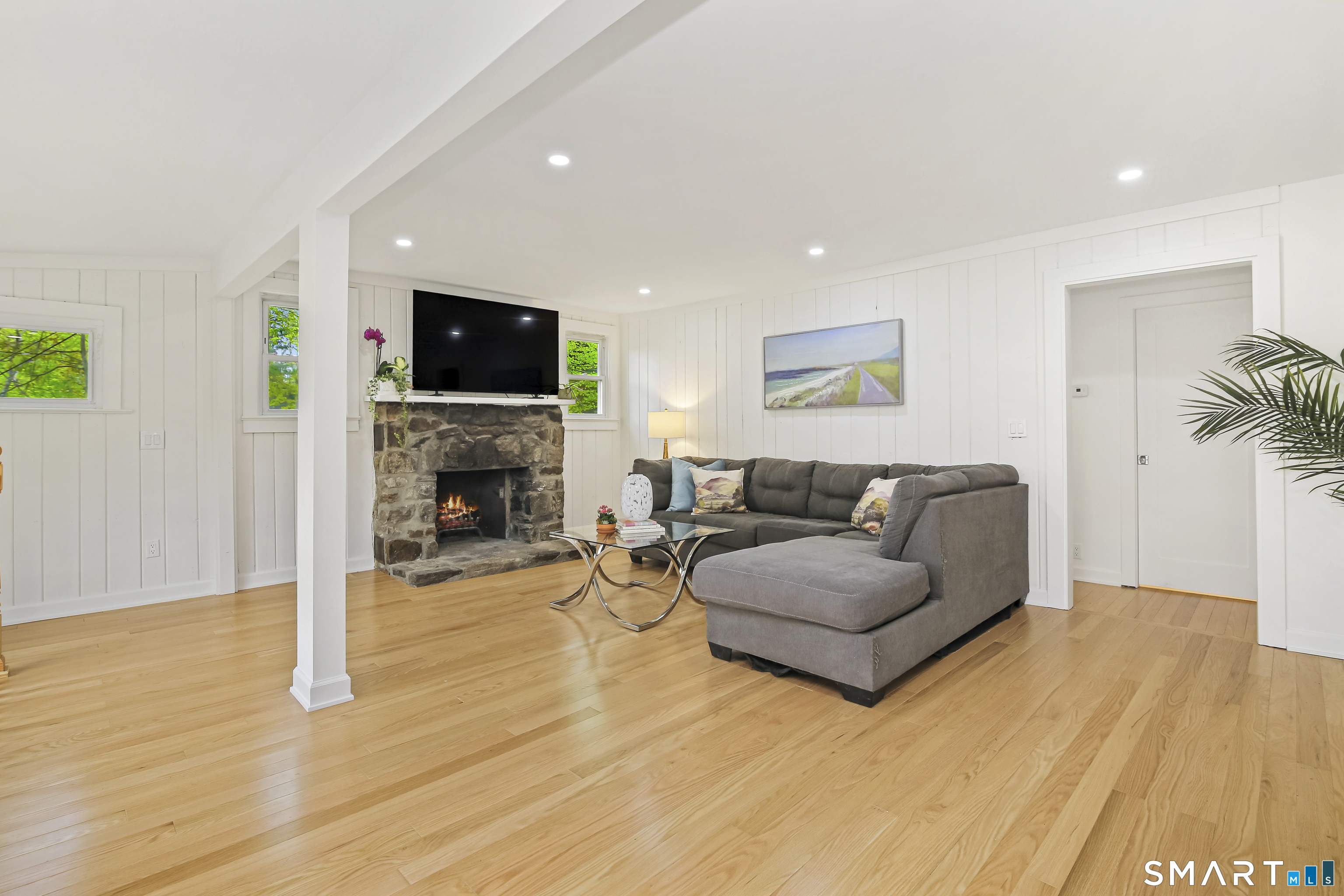 318 Mountain Road Ridgefield, CT 06877 - Photo 11 of 29