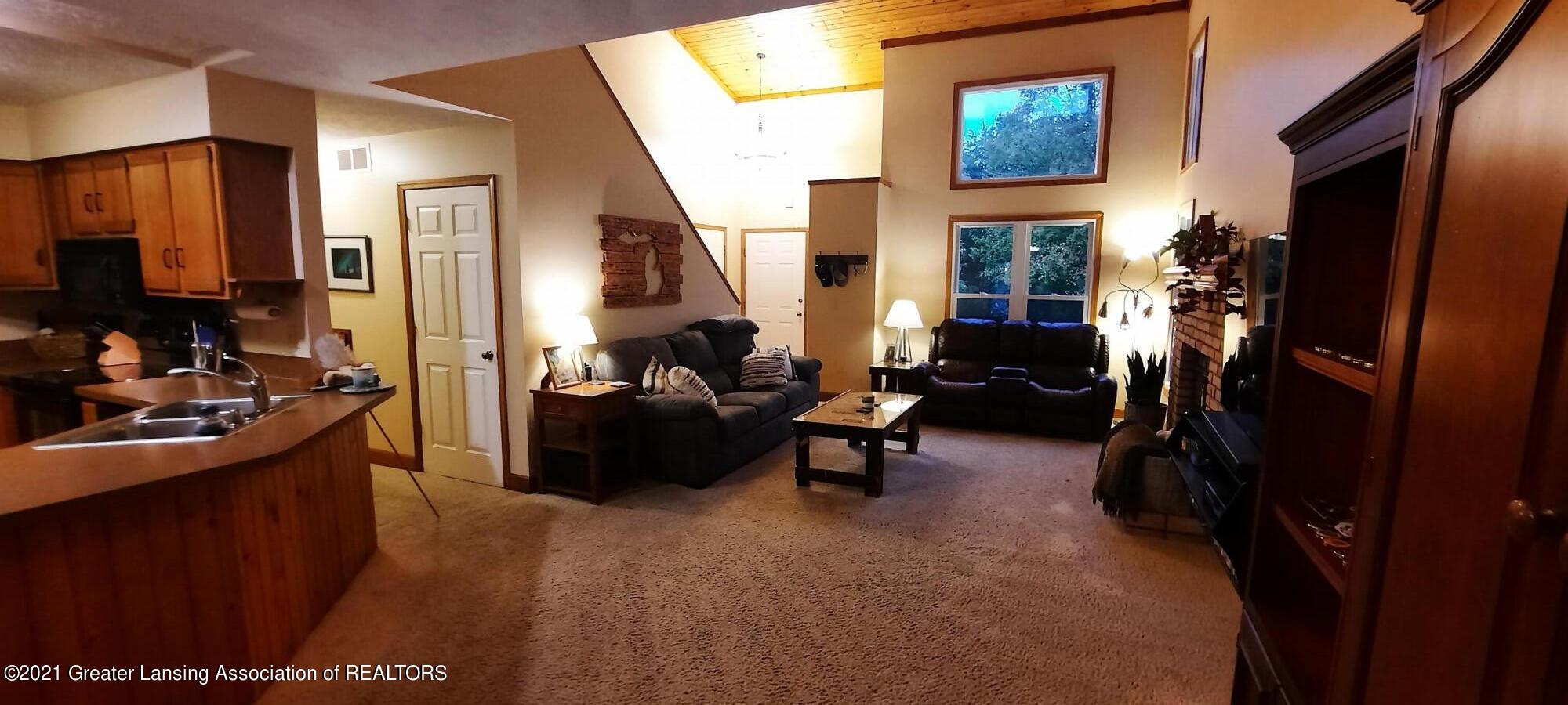745 Creyts Road Dimondale, MI 48821 - Photo 6 of 15 20211021_183241