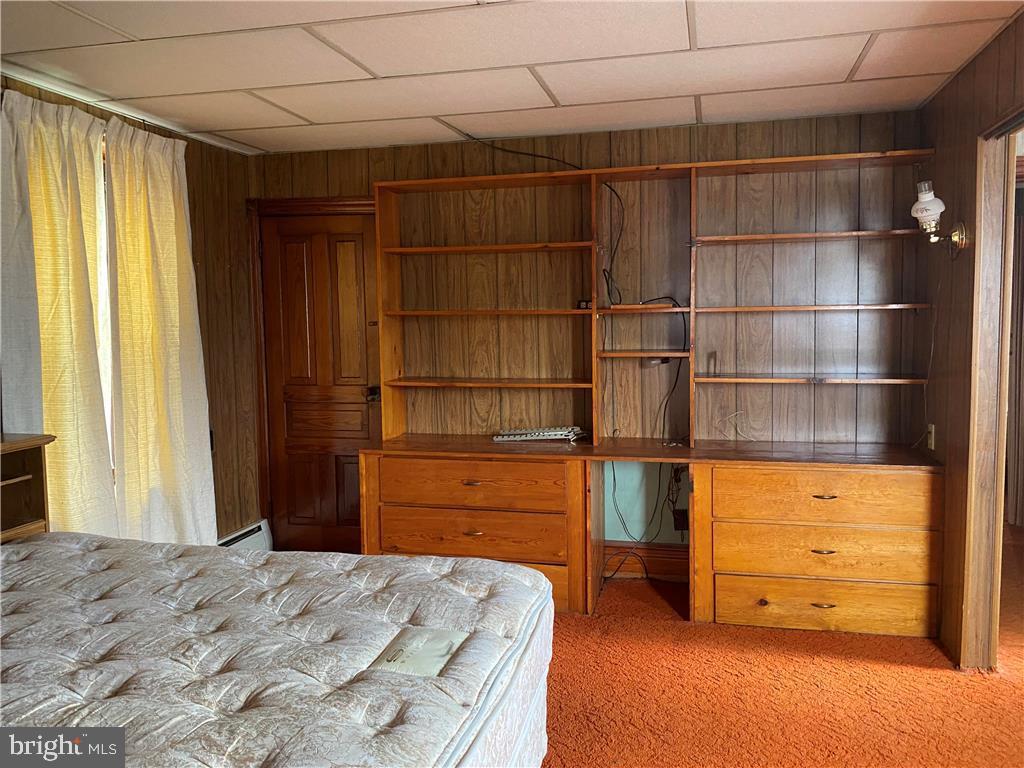 522 East Main Street Kutztown, PA 19530 - Photo 11 of 23 Built in shelves & drawers