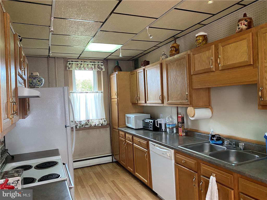 522 East Main Street Kutztown, PA 19530 - Photo 2 of 23 All appliances included