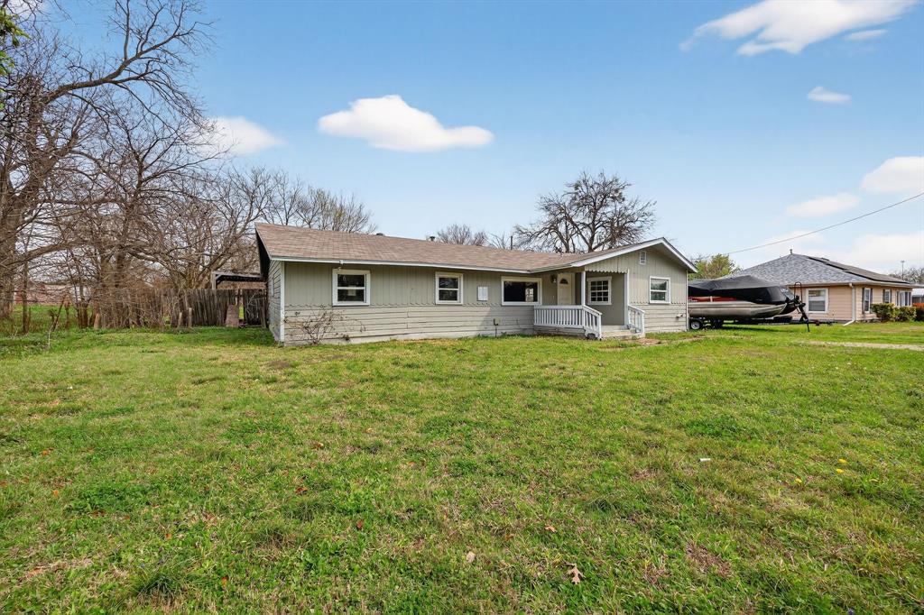 a front view of house with yard