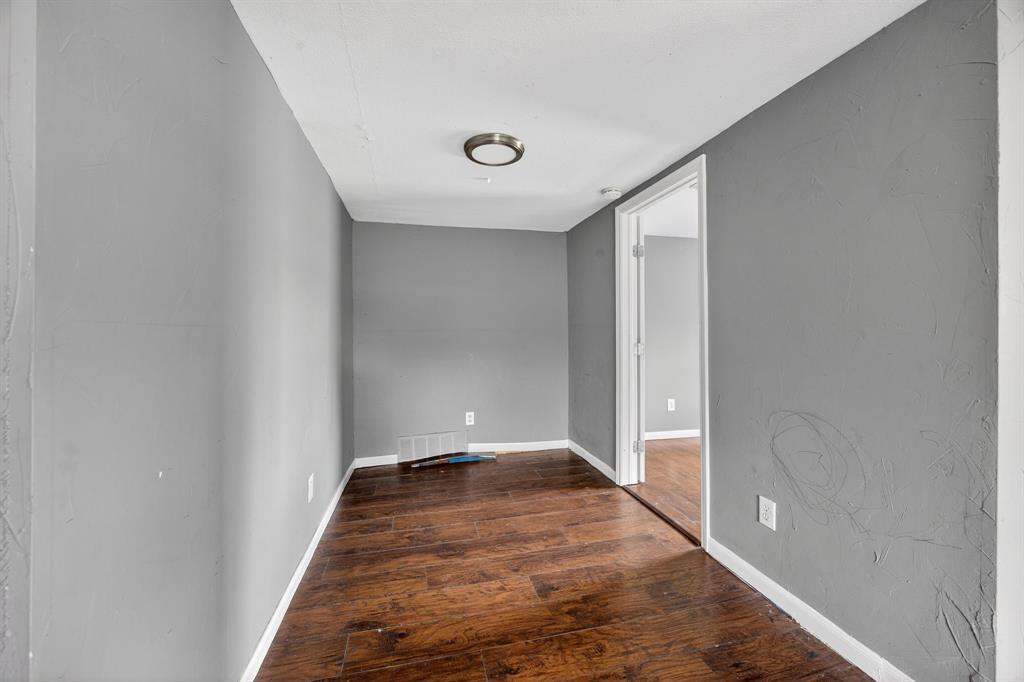 130 Center Street Nevada, TX 75173 - Photo 13 of 32 a view of room