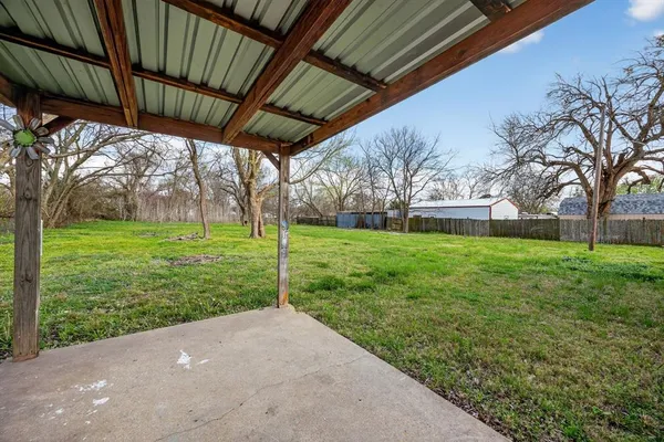 $194,900 | 130 Center Street, Nevada, TX 75173