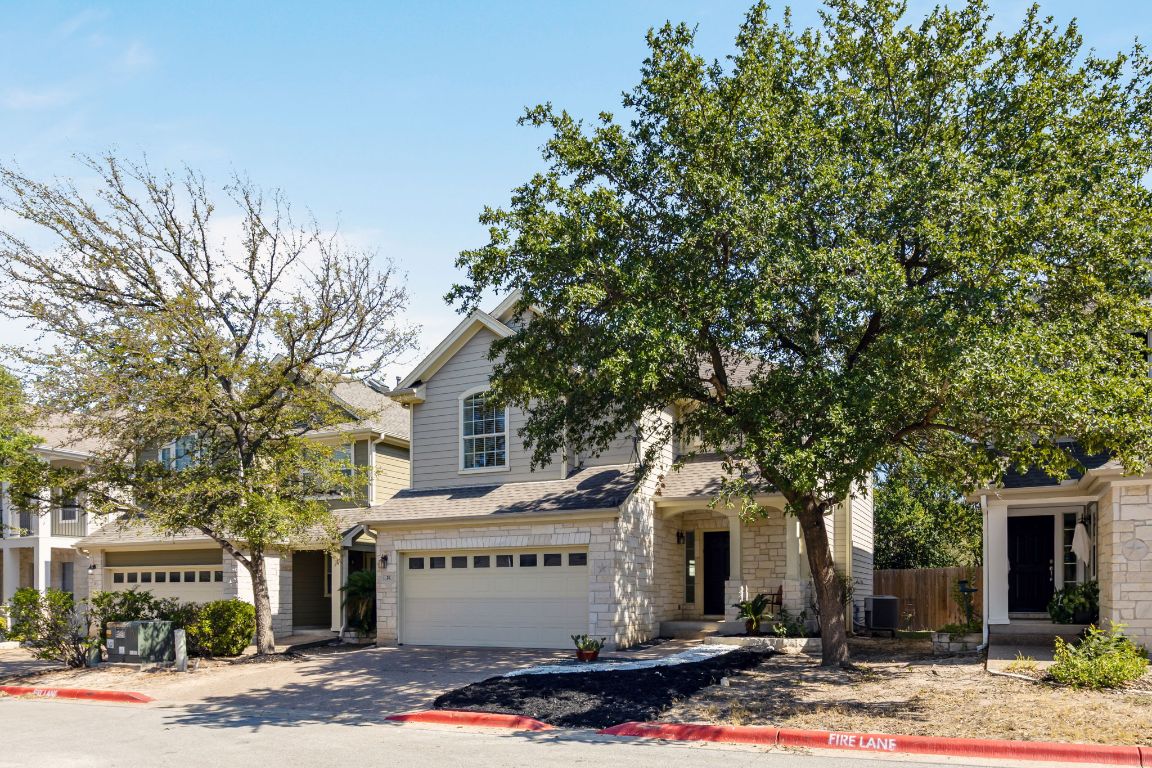 Stand-alone condo in wonderful S ATX gated community