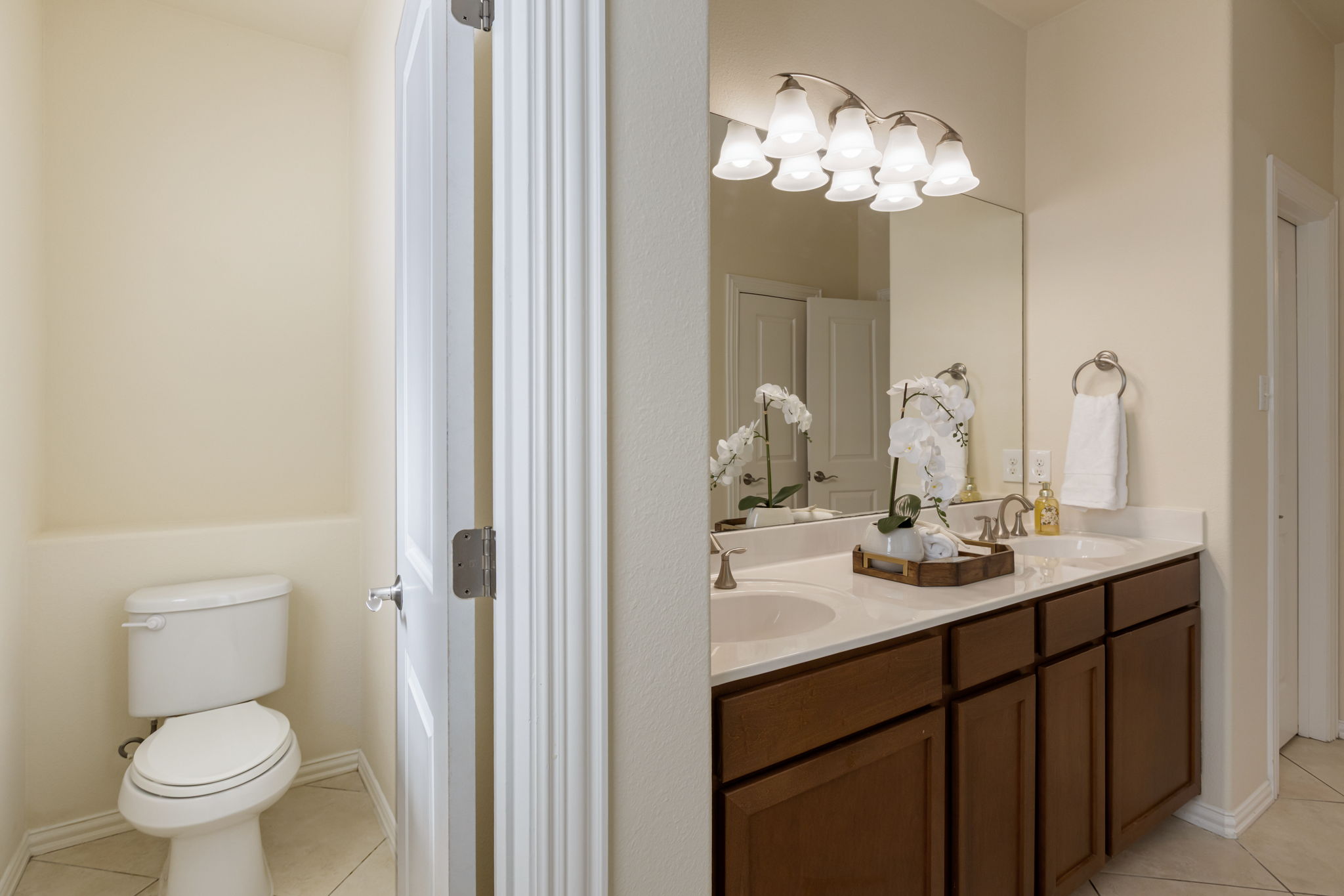 6715 Windrift Way, Unit 20 Austin, TX 78745 - Photo 29 of 38 Private Primary Water Closet