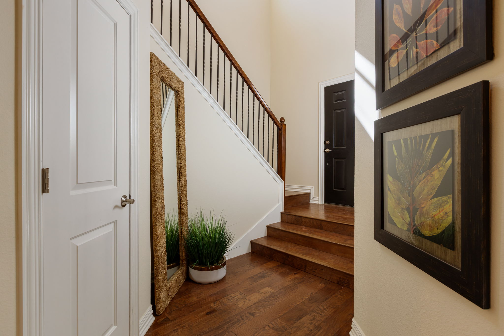 6715 Windrift Way, Unit 20 Austin, TX 78745 - Photo 6 of 38 Elegant Foyer