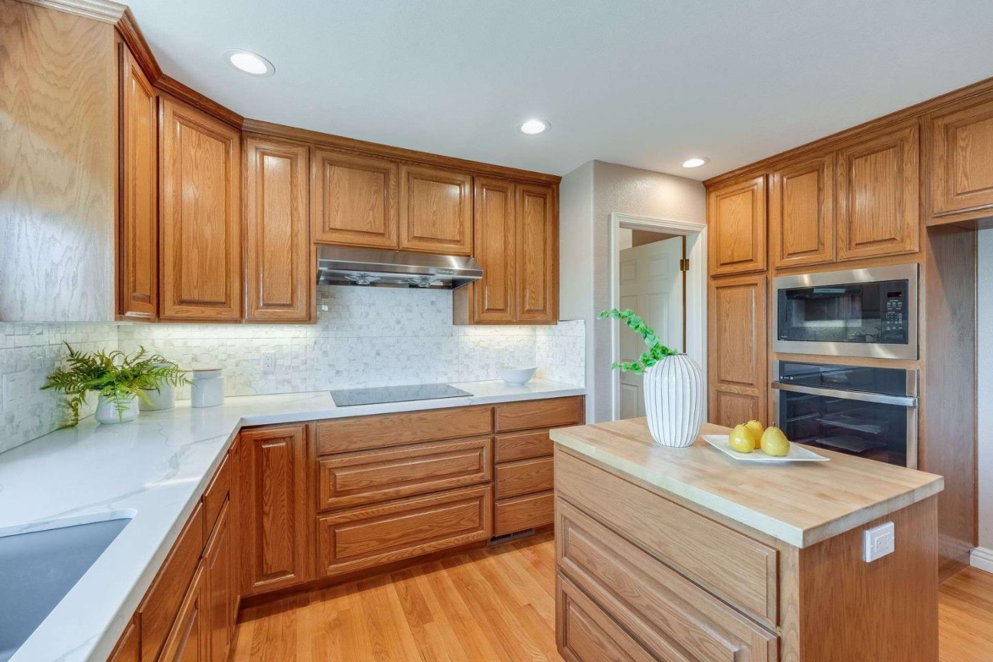 22346 McClellan Road Cupertino, CA 95014 - Photo 10 of 52