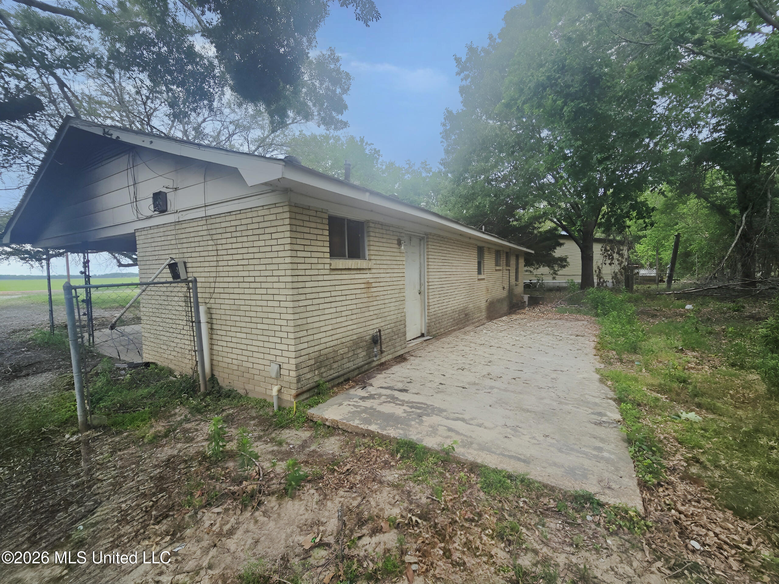 443 Smith Road Cleveland, MS 38732 - Photo 2 of 13 Back