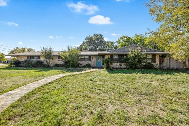 $318,000 | 1401 Brazos Street, Marble Falls, TX 78654