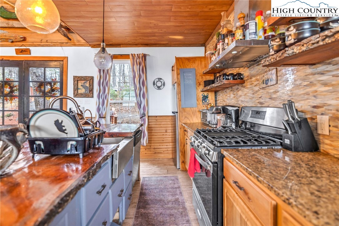 871 Lower Nettle Knob Road West Jefferson, NC 28694 - Photo 14 of 47