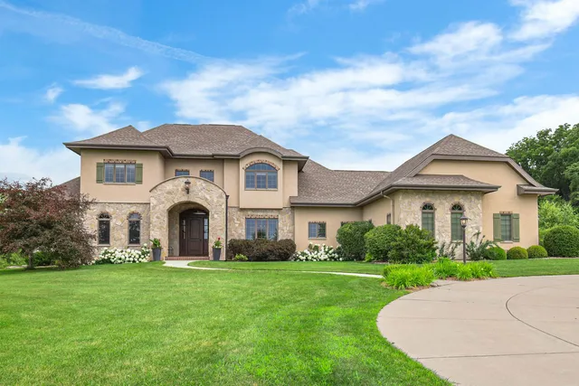 $1,999,500 | 596 Hillcrest Lane, Brooklyn, WI 53521