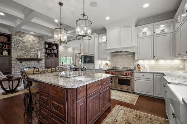 $1,999,500 | 596 Hillcrest Lane, Brooklyn, WI 53521
