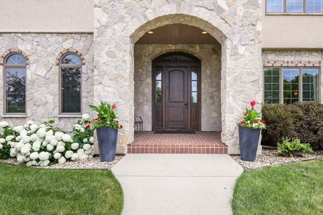 $1,999,500 | 596 Hillcrest Lane, Brooklyn, WI 53521