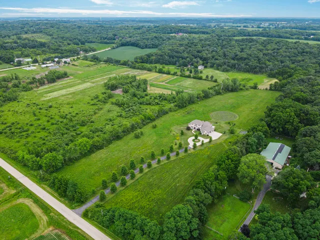 $1,999,500 | 596 Hillcrest Lane, Brooklyn, WI 53521