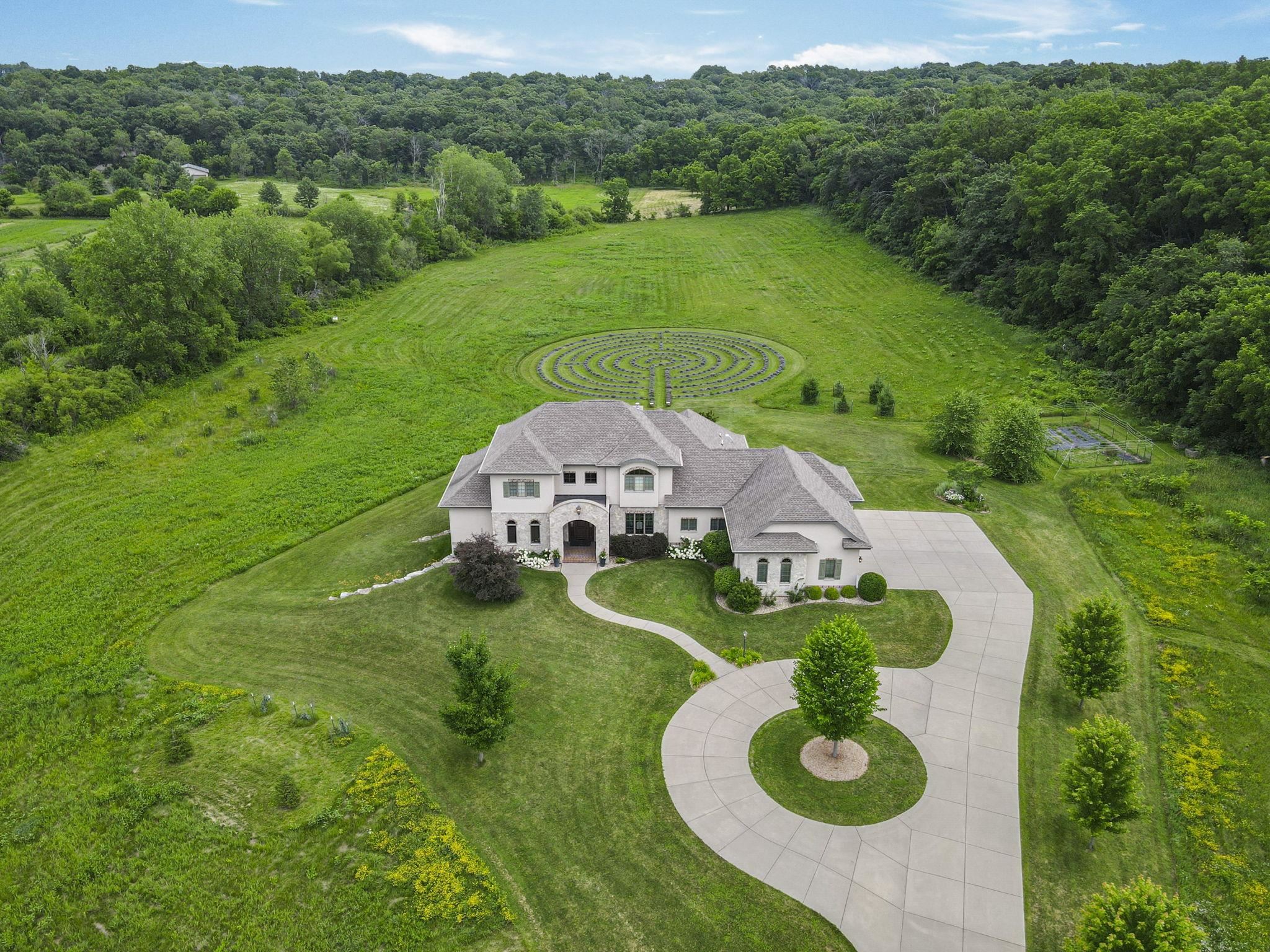 596 Hillcrest Lane Brooklyn, WI 53521 - Photo 6 of 57