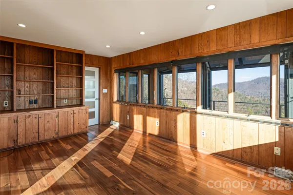 $2,950,000 | 525 Elk Mountain Scenic Highway, Asheville, NC 28804