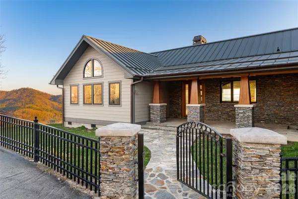 $2,950,000 | 525 Elk Mountain Scenic Highway, Asheville, NC 28804