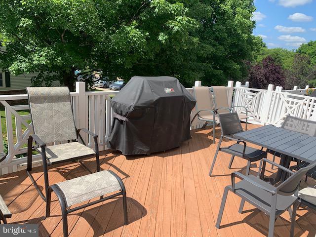 8435 Bells Ridge Terrace Potomac, MD 20854 - Photo 9 of 24 Deck